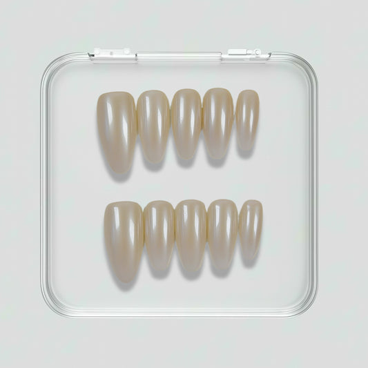 Uñas ombré con brillo de nácar