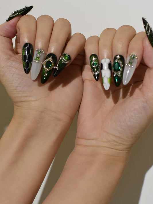 Serpentissima： Forbidden Glamour Press-On Nails